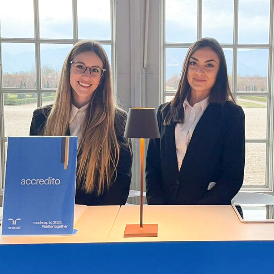 Modelle di ToGet4U all'accredito del congresso Randstsand presso la Reggia di Venaria